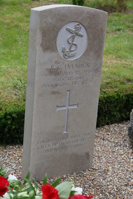 Evenden rededication (1).JPG - Able Seaman Cecil Reginald Evenden